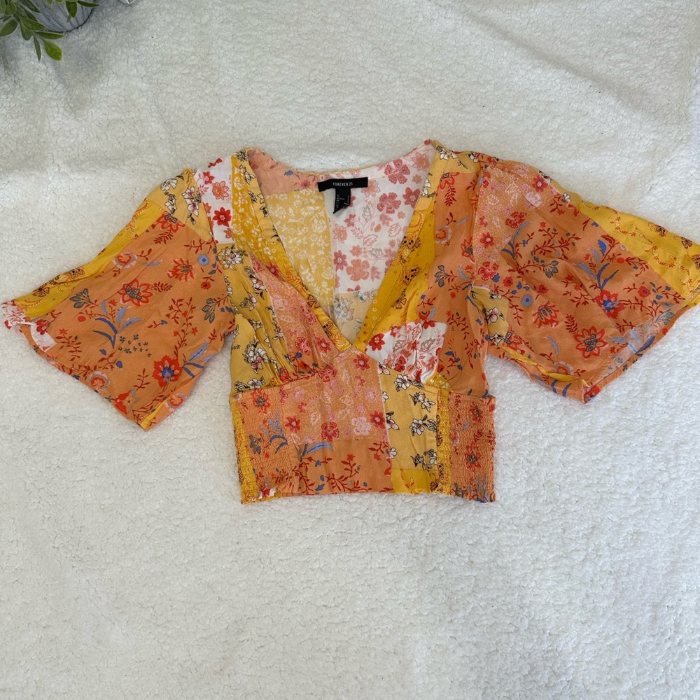 Forever 21 cropped smocked top Size Small